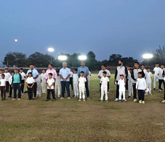 आपसी समन्वय बढ़ाने जिला प्रशासन की पहल, मैत्री क्रिकेट प्रतियोगिता में शानदार मुकाबले