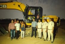 धमतरी में अवैध रेत खनन पर कार्रवाई, नहरडीही में चैनमाउंटेन मशीन जब्त