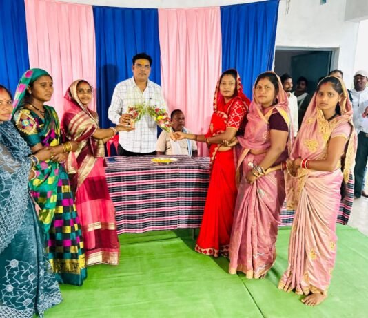 तेंदुकोना में शेड निर्माण कार्य का भूमिपूजन, ग्रामीणों को मिलेगी बेहतर सुविधा – विधायक ओंकार साहू