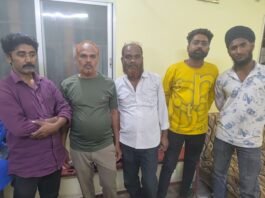 सिहावा चौक धमतरी के जुए फड़ पर कोतवाली पुलिस का सर्जिकल एक्शन, 05 जुआरी रंगे हाथ गिरफ्तार