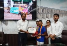 नशा मुक्ति के संदेशवाहक तुलसीराम साहू सम्मानित, युवाओं से जुड़ने का आह्वान