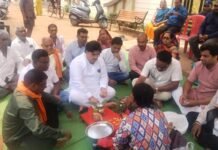 महापौर रामू रोहरा ने किया बालाजी कॉलोनी में 20 लाख की लागत से सीसी रोड निर्माण का भूमि पूजन