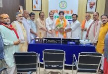 विप्र विद्वत परिषद भवन के ऊपर से हाईटेंशन तार हटाया गया, महापौर ने निभाया चुनावी वादा