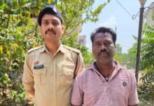 बनियापारा धमतरी में घेराबंदी कर सट्टा खाईवाल को किया गया गिरफ्तार, नगदी व सट्टा सामग्री जब्त