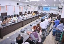 स्वच्छ धमतरी के लिए कलेक्टर की अभिनव पहल सामाजिक संगठनों की भागीदारी से वार्ड स्तर पर बढ़ेगी जागरूकता