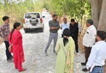 गुणवत्ता की कसौटी पर परखी गई पीएम सड़क, कलेक्टर ने किया निरीक्षण