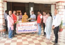 रेडक्रॉस की गतिविधियों का अवलोकन करने पहुंचे राज्यपाल के सचिव डॉक्टर प्रसन्ना