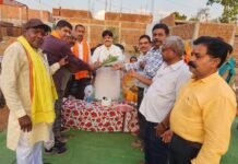धमतरी के विंध्यवासिनी वार्ड में सीसी रोड निर्माण का भूमिपूजन, टावर गली का नाम “रामनगर” घोषित