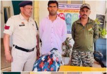 धमतरी पुलिस का कड़ा प्रहार: अवैध शराब तस्करों पर शिकंजा, दो आरोपी रंगे हाथ गिरफ्तार