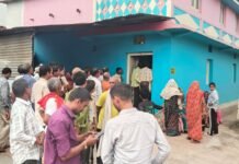 बेटा ससुराल गया, इधर घर में फंदे पर मिले माता-पिता; गांव में सनसनी