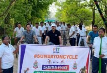 फिट इंडिया अभियान को मिला नया उत्साह: धमतरी पुलिस की ‘संडे ऑन साइकिल’ रैली में 500 लोगों की सहभागिता