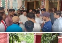 हिंदू जागरण मंच के युवाओं ने निगम ने किया प्रदर्शन, आरोपी और घर पर कार्यवाही की मांग