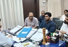 महापौर रामू रोहरा ने जलभराव रोकने अधिकारियों की ली बैठक, सभी वार्डों में बेहतर जल निकासी के दिए सख्त निर्देश