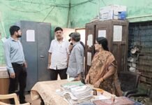 धमतरी नगर निगम में प्रभारी आयुक्त पी.सी. सार्वा का औचक निरीक्षण, 7 कर्मचारी अनुपस्थित मिले, नोटिस जारी