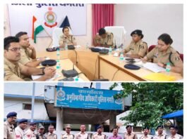 धमतरी में सुरक्षा व्यवस्था पर पुलिस की पैनी नजर,संदिग्ध गतिविधियों एवं बाहरी व्यक्तियों की निगरानी के लिए सभी अधिकारियों को किया गया अलर्ट