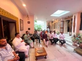 प्रधानमंत्री श्री नरेंद्र मोदी जी के मासिक रेडियो कार्यक्रम मन की बात के 136वें प्रसारण को मराठापारा में विश्वजीत कृदत के निवास पर सामूहिक रूप से सुना गया