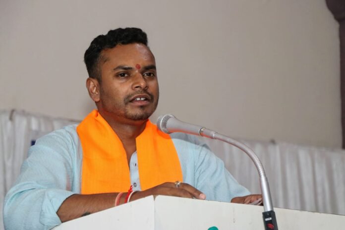 दिल्ली आंदोलन छात्र हितों से भटक कर राजनीतिक स्वरूप ले चुका है