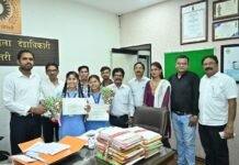 इंस्पायर अवार्ड: जापान से वैज्ञानिक भ्रमण कर लौटीं धमतरी की दो होनहार बेटियों का कलेक्टर ने किया सम्मान