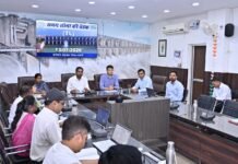 खाद-बीज की निर्बाध उपलब्धता प्रशासन की सर्वोच्च प्राथमिकता : कलेक्टर अबिनाश मिश्रा