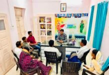विभिन्न जनसमस्याओं एवं विकास कार्यों की मांग को लेकर नगर निगम नेताप्रतिपक्ष व कांग्रेस पार्षदों ने विधायक ओंकार साहू से की मुलाकात