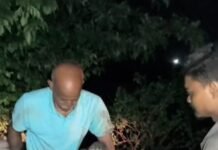 7 फीट लंबे विशाल अजगर ने सर्प मित्र के हाथों को जकड़ा, रेस्क्यू के दौरान थम गईं लोगों की सांसें