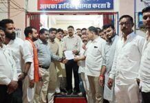 सोशल मीडिया पोस्ट पर सियासी संग्राम अजय चंद्राकर की छवि धूमिल करने का आरोप, भाजपा पहुंची थाने