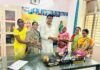 रक्षाबंधन पर रसोइया बहनों ने विधायक ओंकार साहू को बांधी राखी, वेतन वृद्धि की मांग को लेकर सौंपा ज्ञापन रसोइया बहनों का सवाल—मोदी गारंटी में 50% वेतन वृद्धि का वादा कहां गया?