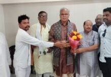 पाटन पहुंचकर कार्यकर्ताओं के साथ पूर्व मुख्यमंत्री भूपेश बघेल जी को जन्मदिन की बधाई दिए – लेख राम साहू