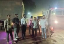 हाईवा में चोरी की गई रेती ओवरलोड गाड़ी से मिले राजस्व से हो सड़क सुधार कार्य – गौतम वाधवानी