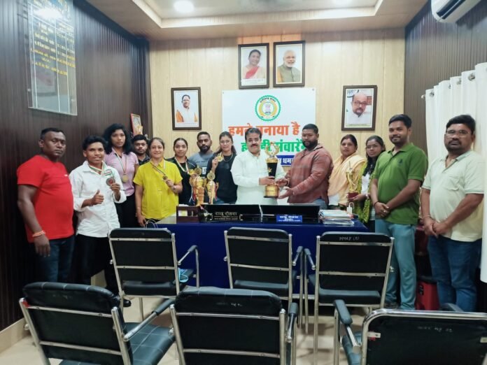 सफल आयोजन के लिए जताया आभार, खेल सुविधाओं के विस्तार एवं प्रशिक्षण हॉल की रखी मांग