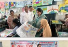 स्कूल शिक्षा विभाग की चित्रकला प्रदर्शनी में दिखा बच्चों का हुनर, पूर्व विधायक रंजना साहू ने की सराहना