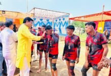 ग्राम मोंगरागहन में कबड्डी प्रतियोगिता में शामिल हुए विधायक ओंकार साहू, खिलाड़ियों का बढ़ाया उत्साह