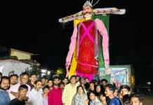धमतरी विधायक श्री ओंकार साहू ने धमतरी एकलव्य परिसर समेत विभिन्न स्थानों पर आयोजित दशहरा महोत्सव कार्यक्रमों में शामिल हुए