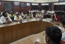 प्रशासनिक अधिकारियों से सकारात्मक बातचीत के बाद गंगरेल बांध प्रभावितों का जल सत्याग्रह समाप्त