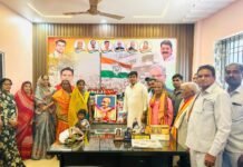 गांधी जयंती पर विधायक ओंकार साहू ने बापू को किया नमन