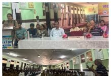 नवोदय विद्यालय कुरूद में विद्यार्थियों को नशे और साइबर ठगी से बचाव की सीख
