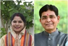 राजस्व मंत्री टंकराम वर्मा ने धमतरी में ली समीक्षा बैठक, रंजना साहू ने पट्टाहीन परिवारों को दी बधाई